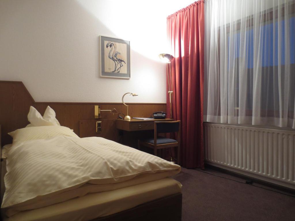 Parkhotel Goldlinde Bodenwerder Pokoj fotografie